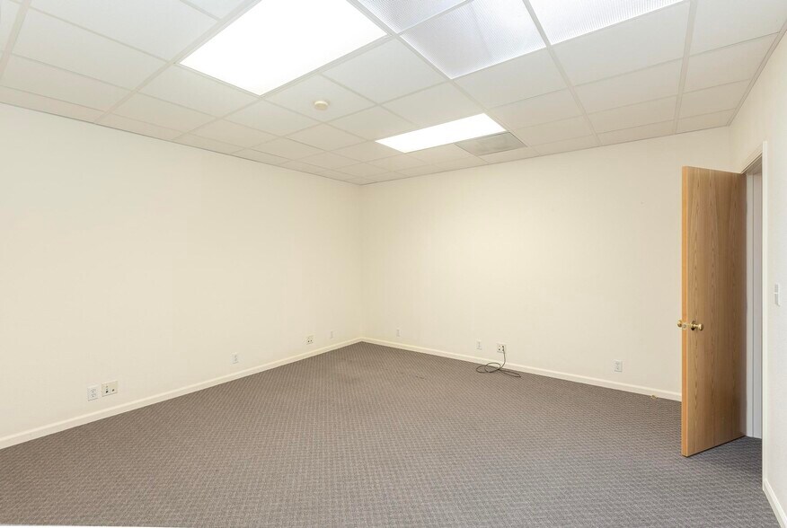 More Photos Of 13748 Center St, Carmel Valley Office Residential For Lease