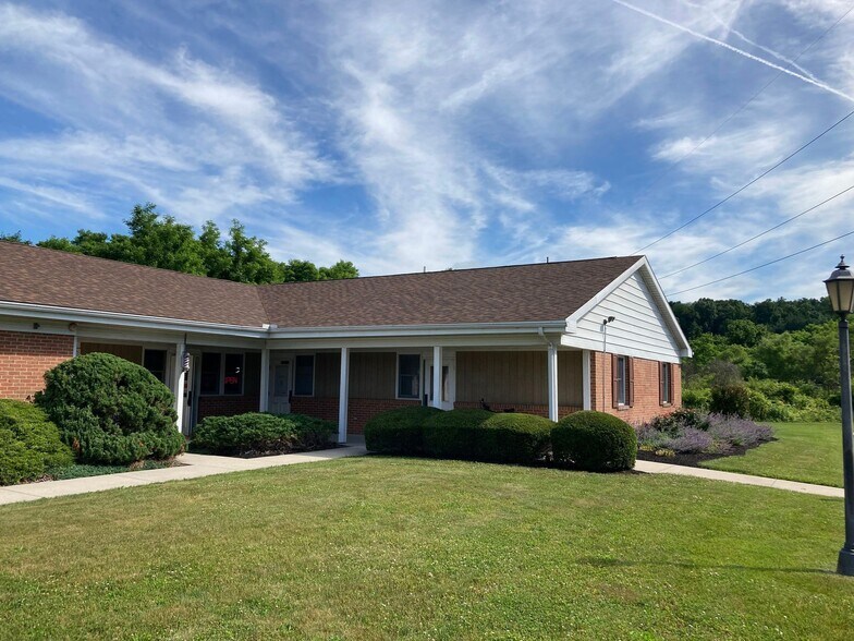 More Photos Of 564 Old York Rd, Etters Loft Creative Space For Lease