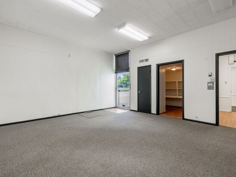 More Photos Of 233 Ackerman St, Rockdale Storefront Retail Office For Sale