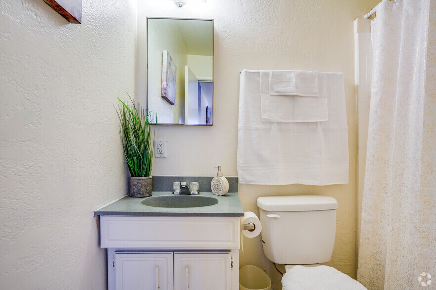 More Photos Of 2641 W Butler Dr, Phoenix Apartments For Sale