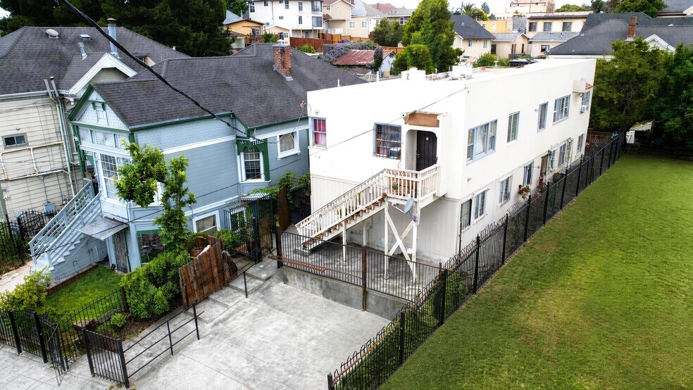 More Photos Of 2051 23rd Ave, Oakland Apartments For Sale