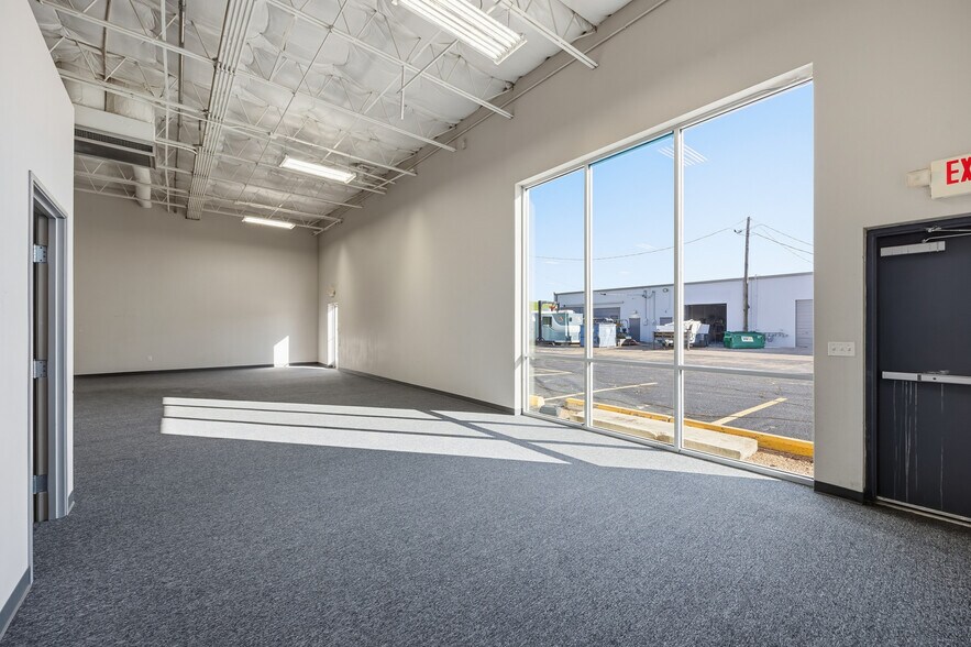 More Photos Of 2816 Shamrock Ave, Fort Worth Loft Creative Space For Lease