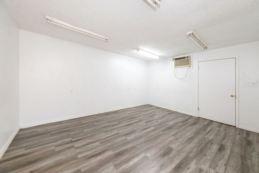 More Photos Of 2504 Holliday Rd, Wichita Falls Office For Sale