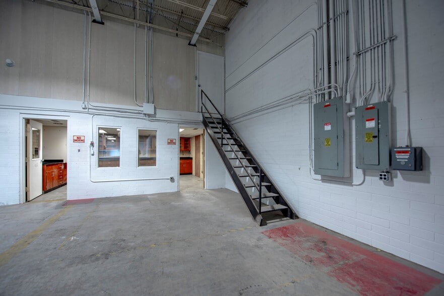 More Photos Of 1700 Overhead Bridge Rd NE, Cleveland Warehouse For Sale