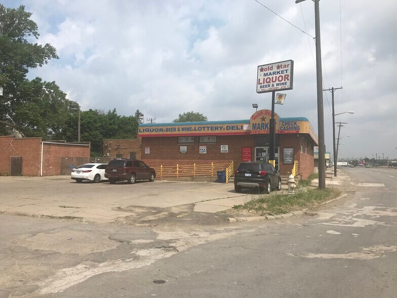 Primary Photo Of 5021 Wyoming St, Dearborn Convenience Store For Sale