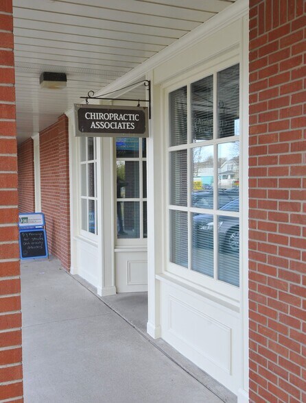 More Photos Of 258 Killaly St W, Port Colborne Storefront For Lease