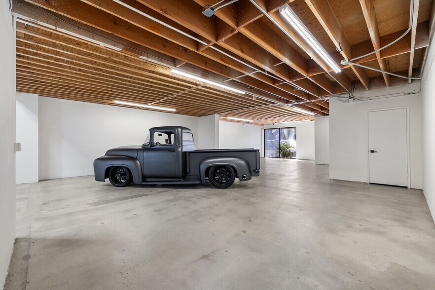 More Photos Of 5731 Palmer Way, Carlsbad Research And Development For Lease