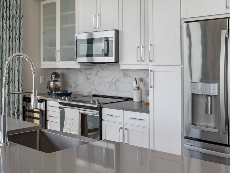 More Photos Of 295 NE Ivanhoe Blvd, Orlando Apartments For Lease