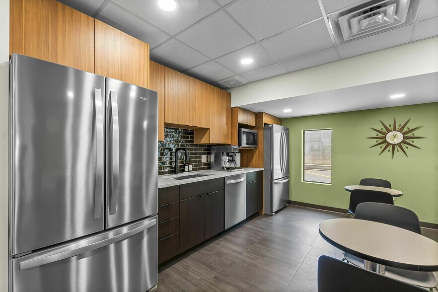 More Photos Of 1427 Thomas Dr, Cape Girardeau Coworking Space