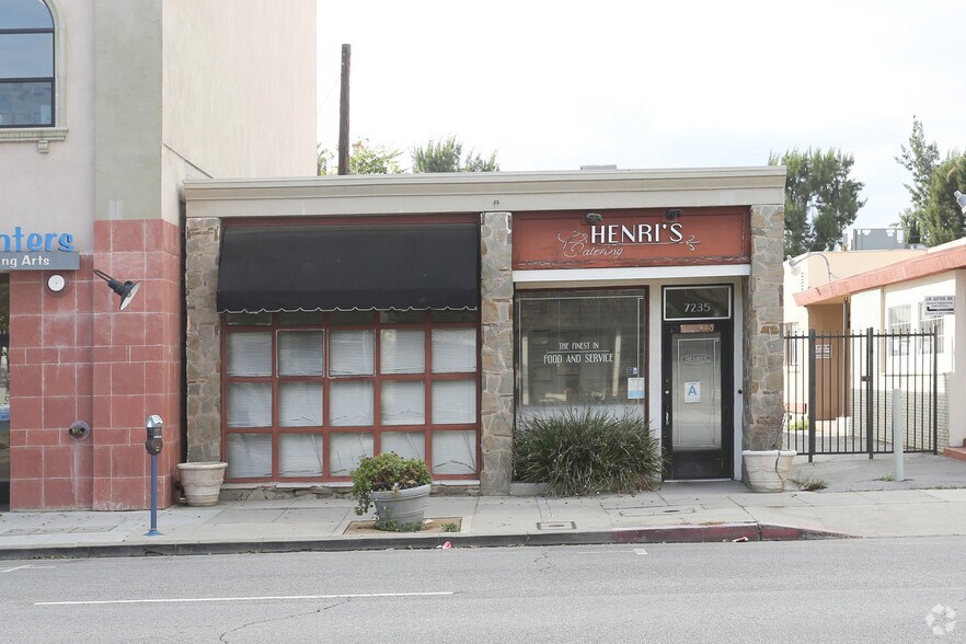 More Photos Of 7235 Owensmouth Ave, Canoga Park Storefront For Sale
