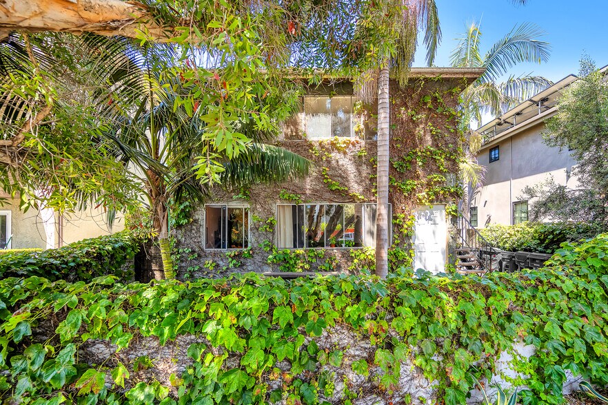 More Photos Of 614 6th Ave, Venice Apartments For Sale