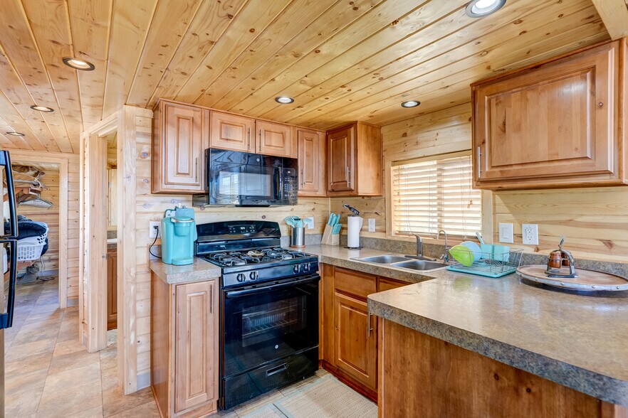 More Photos Of 7950 N Coyote Springs Rd, Prescott Valley Horse Stables For Sale