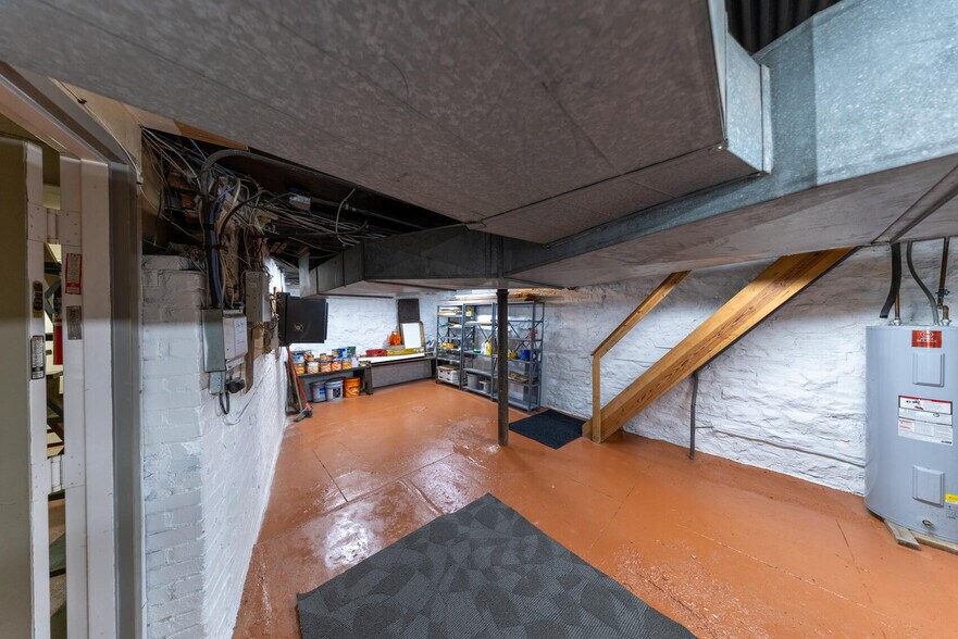 More Photos Of 5 S Newstead Ave, Saint Louis Office For Sale