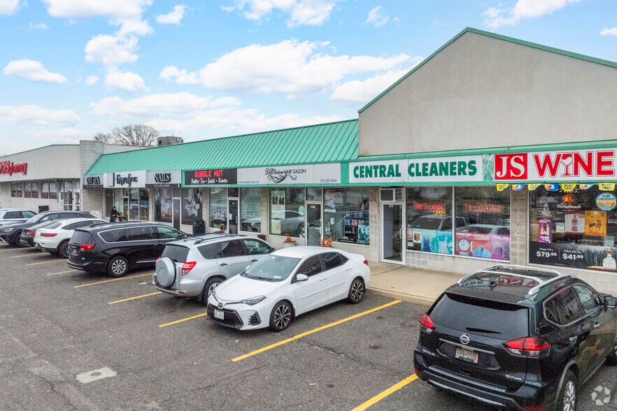 More Photos Of 2026 N Jerusalem Rd, North Bellmore General Retail For Sale
