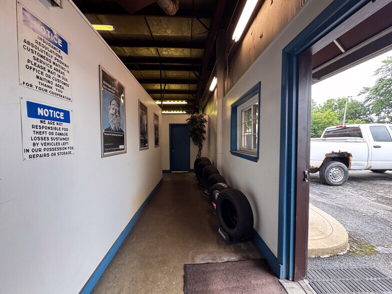 More Photos Of 544 W High St, Edison Auto Dealership For Sale