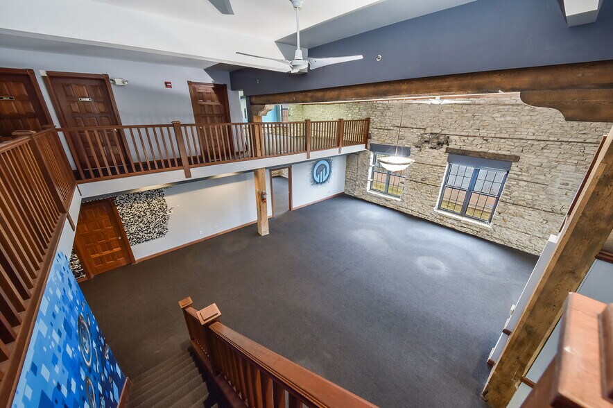 More Photos Of 30 S Shumway Ave, Batavia Office For Sale