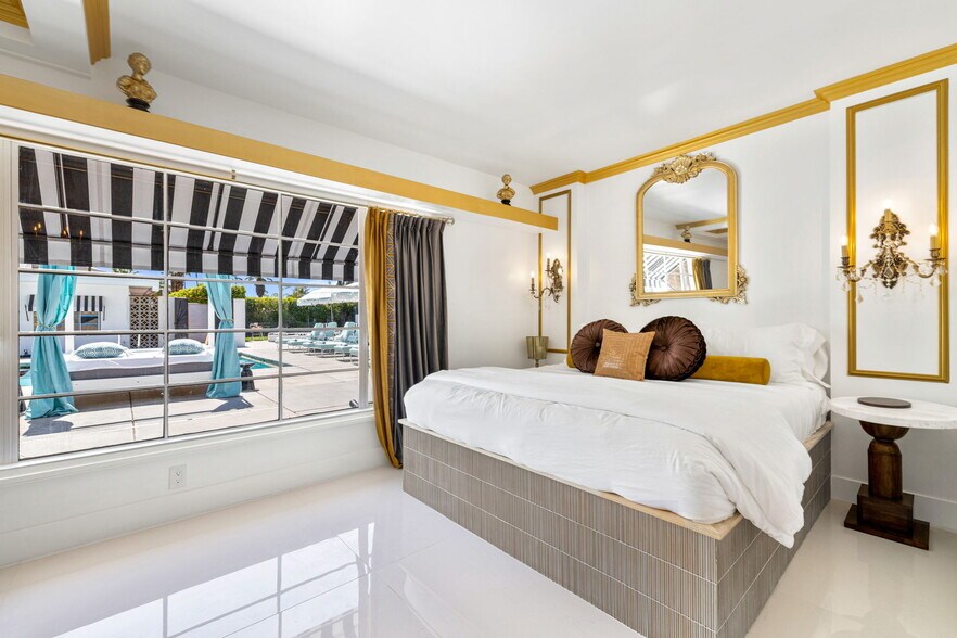 More Photos Of 120 W Vereda Sur, Palm Springs Hotel For Sale