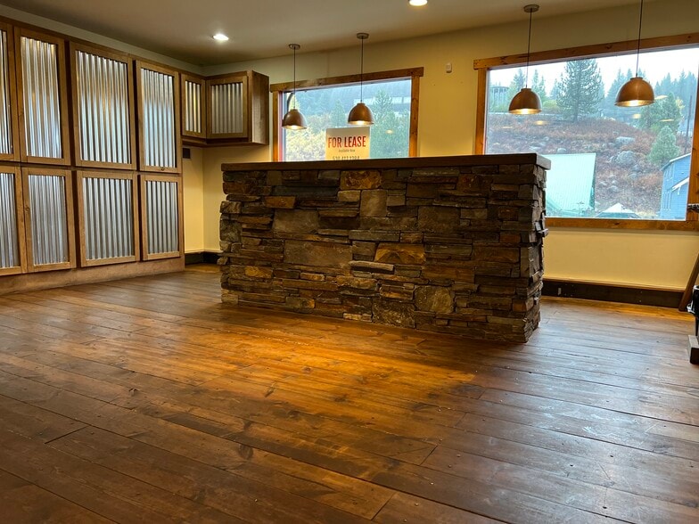More Photos Of 10191 Donner Pass Rd, Truckee Freestanding For Lease