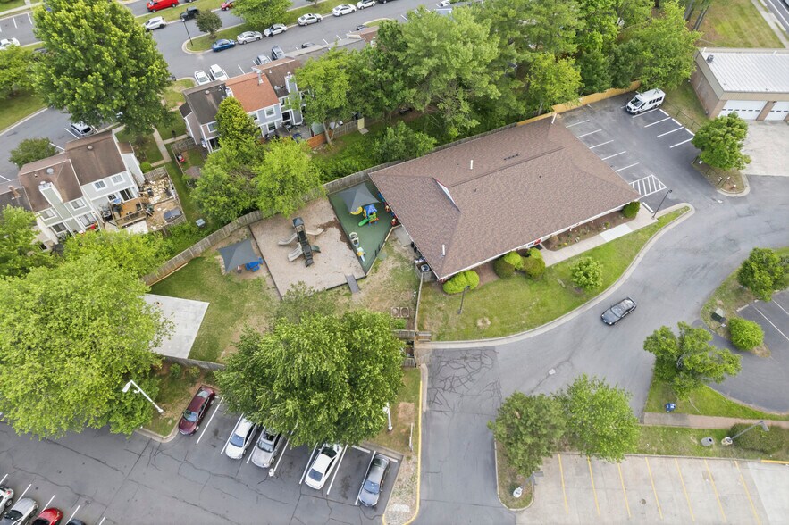 More Photos Of 83 Sugarland Run Dr, Sterling Daycare Center For Lease