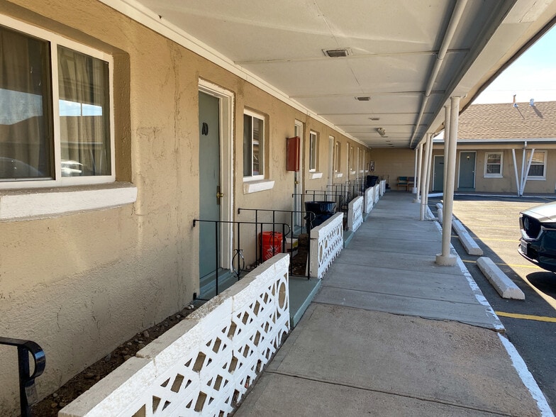 More Photos Of 909 W Lincolnway, Cheyenne Hotel For Sale