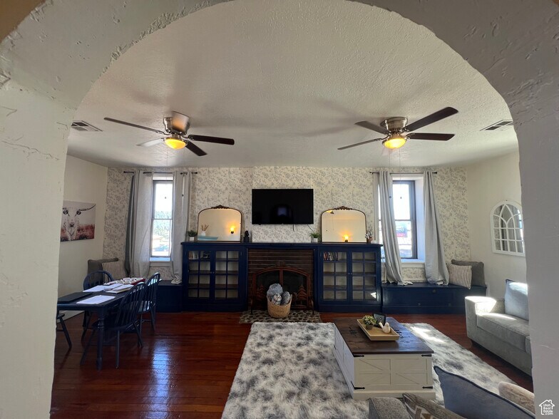 More Photos Of 95 N Main St, Panguitch Restaurant For Sale