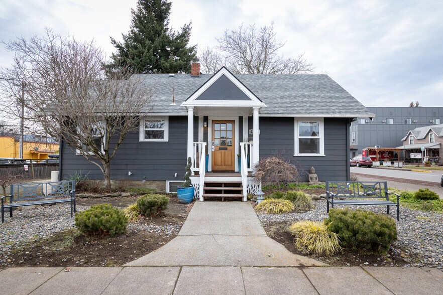 More Photos Of 1215 B St, Hood River Office For Lease