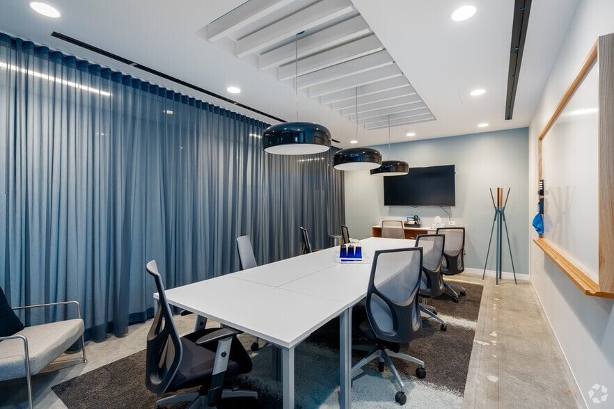 More Photos Of 450 Alaskan Way S, Seattle Coworking Space