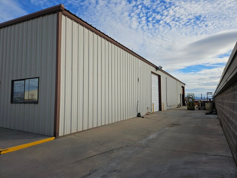 More Photos Of 1470 E Gardena Rd, Fort Mohave Flex For Lease