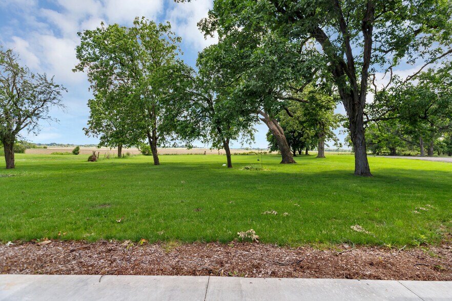 More Photos Of 41W597 US Highway 20, Hampshire Flex For Sale