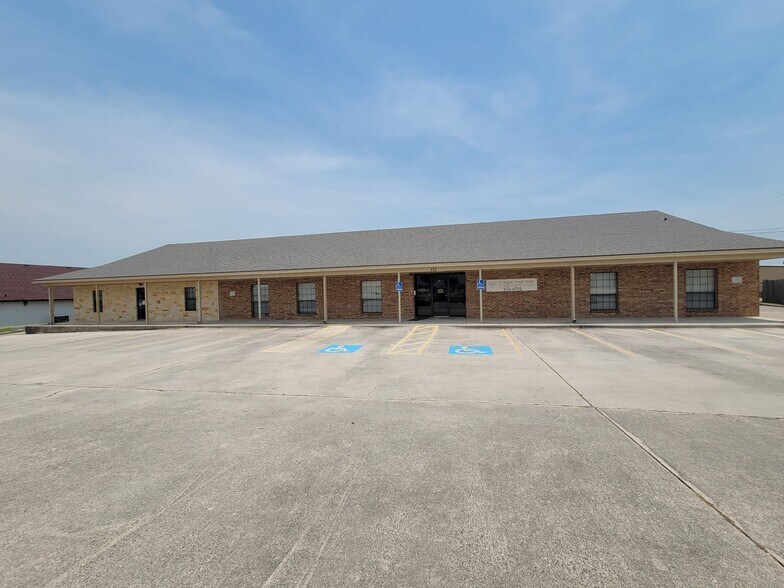 Primary Photo Of 333 Indian Trl, Harker Heights Office For Sale