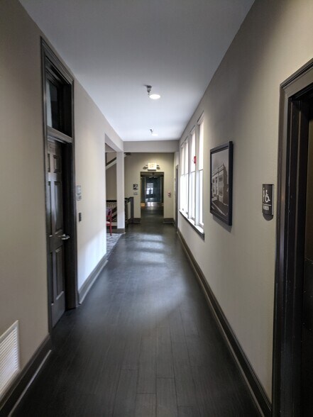 More Photos Of 20 3rd St SW, Winter Haven Storefront Retail Office For Lease