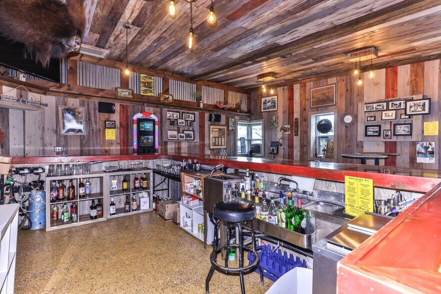More Photos Of 5234 US-51 Hwy, Mercer Bar For Sale