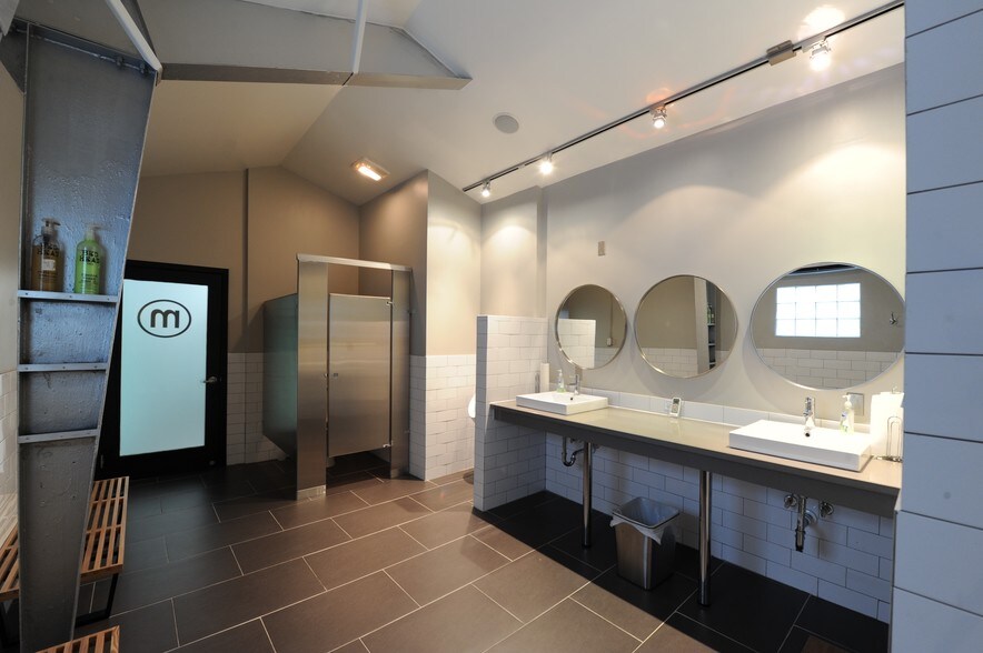 More Photos Of 2222 Morgan St, Houston Warehouse For Sale