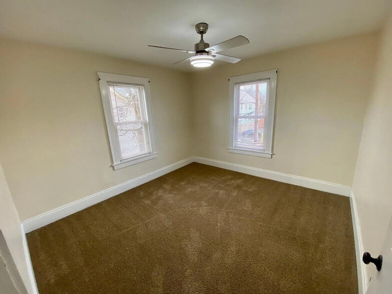 More Photos Of 17020 Madison Ave, Lakewood Flex For Sale