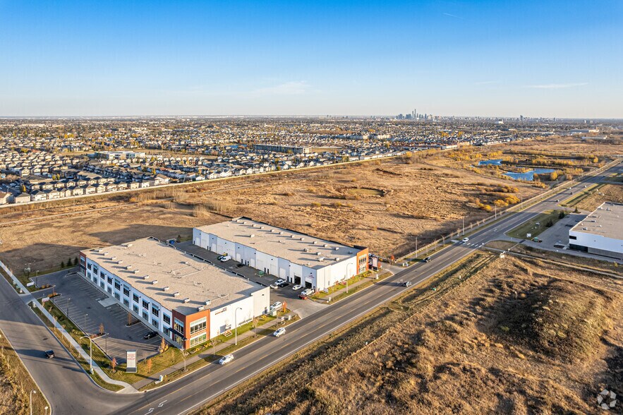 More Photos Of 14165-14185 162 Ave NW, Edmonton Showroom For Lease