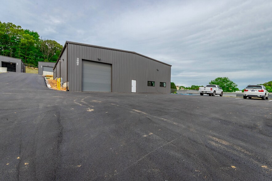 More Photos Of 3902 Caine Lane, Chattanooga Industrial For Lease
