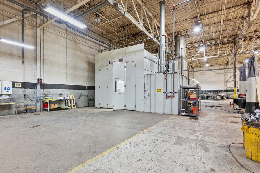 More Photos Of 2727 S Beech Daly Rd, Dearborn Heights Warehouse For Sale