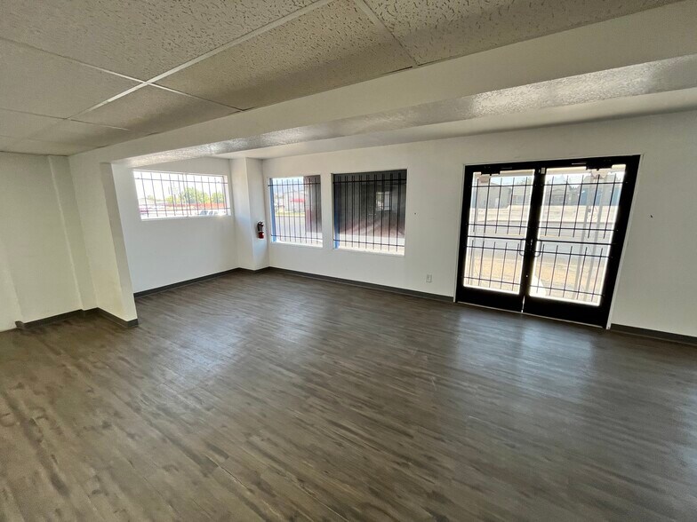More Photos Of 2365 Northern Ave, Kingman Unknown For Lease