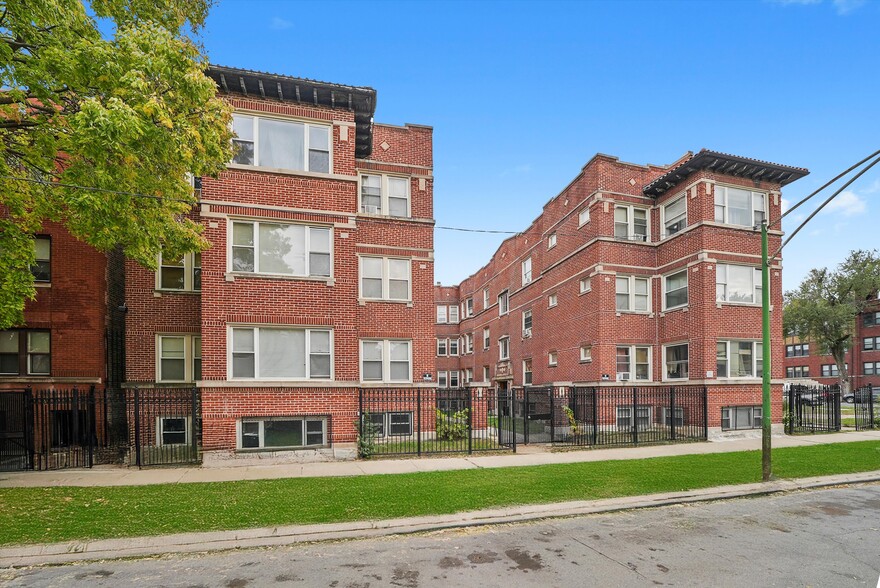 More Photos Of 7245-7255 S Bennett Ave, Chicago Apartments For Sale