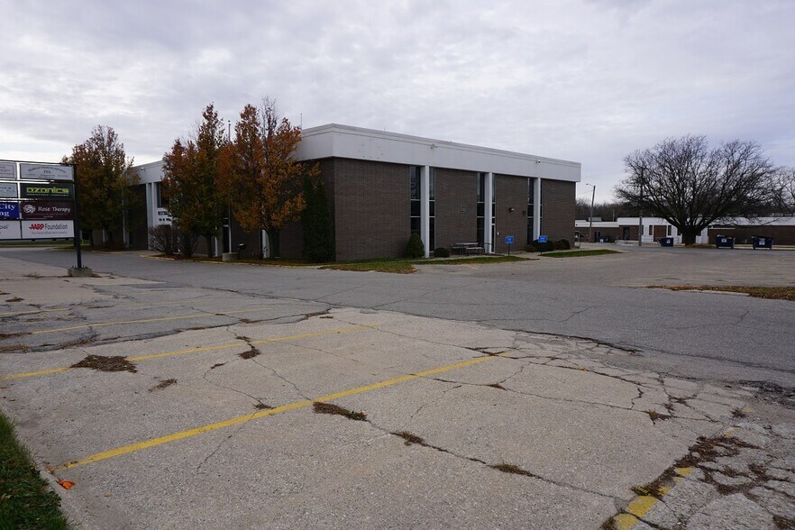 More Photos Of 520 S Pierce Ave, Mason City Medical For Sale