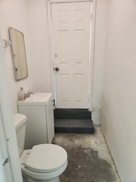 More Photos Of 4222 E Cesar E Chavez Ave, Los Angeles Storefront For Lease