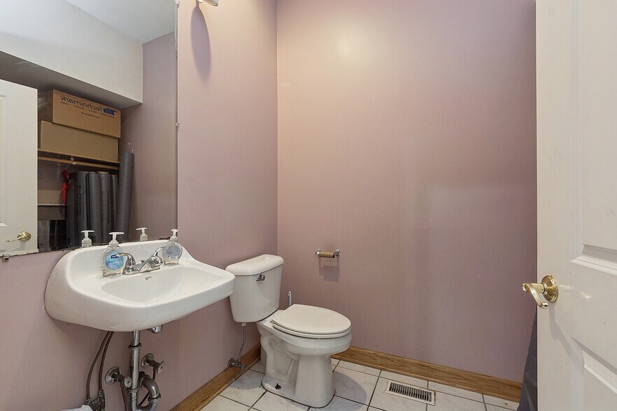 More Photos Of 6401 W 107th St, Worth Freestanding For Sale