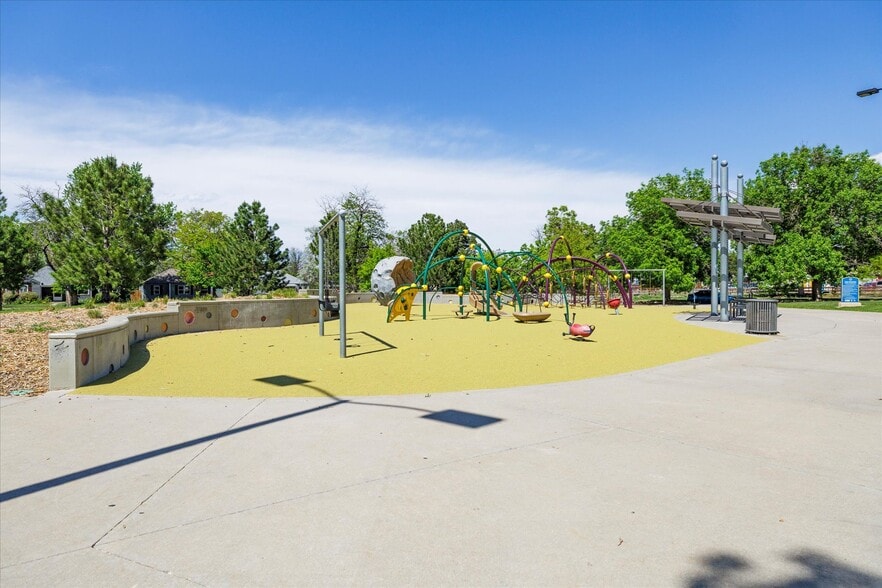 More Photos Of 1923 Dallas St, Aurora Apartments For Sale