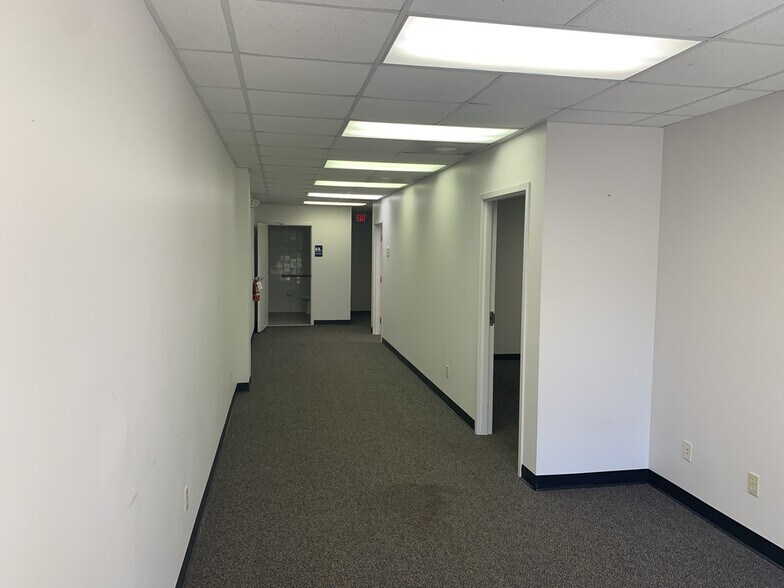 More Photos Of 502 Capital Cir SE, Tallahassee Office For Lease