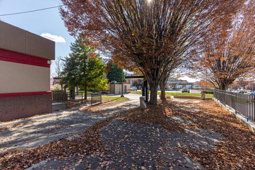 More Photos Of 2901 Candlers Mountain Rd, Lynchburg Fast Food For Sale