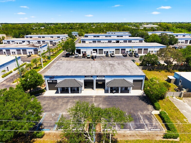 More Photos Of 895 NE Dixie Hwy, Jensen Beach Unknown For Lease