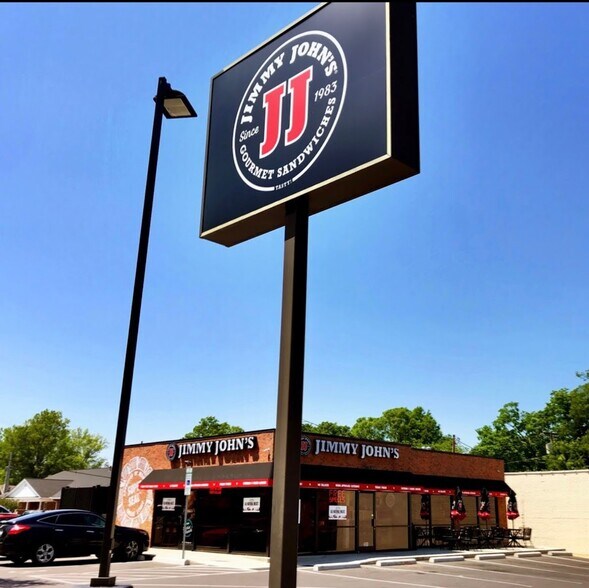 More Photos Of 201 N Lafayette St, Shelby Restaurant For Lease