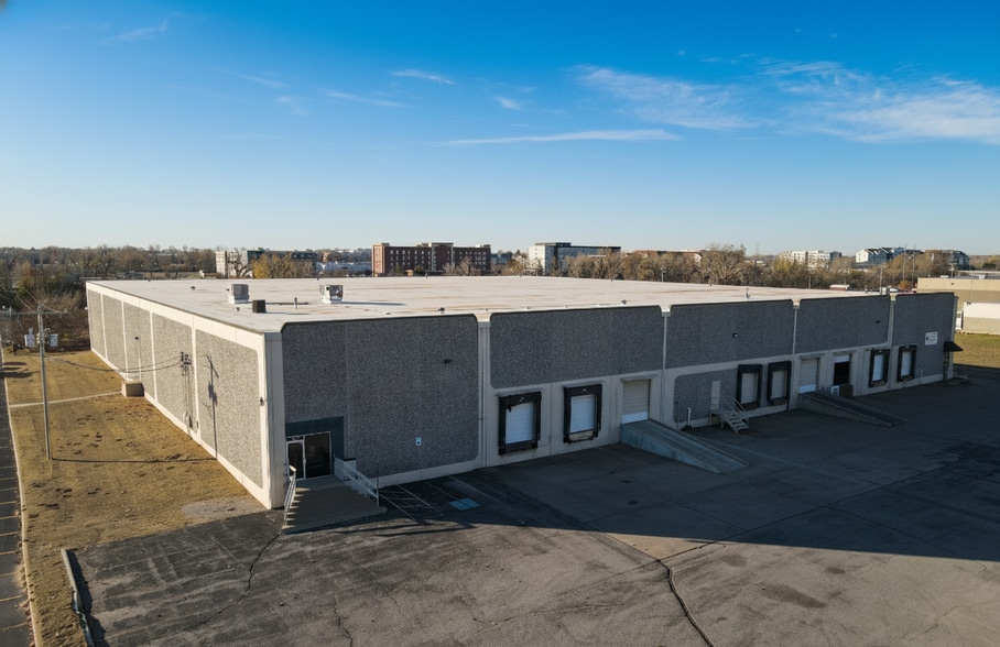 More Photos Of 4210 Will Rogers Pky, Oklahoma City Distribution For Lease