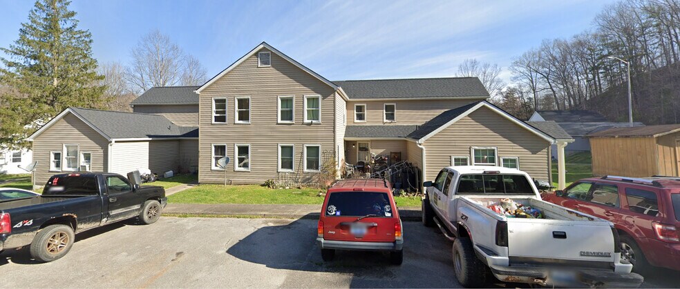 More Photos Of 509 Last Resort Ct, Cumberland Multifamily For Sale