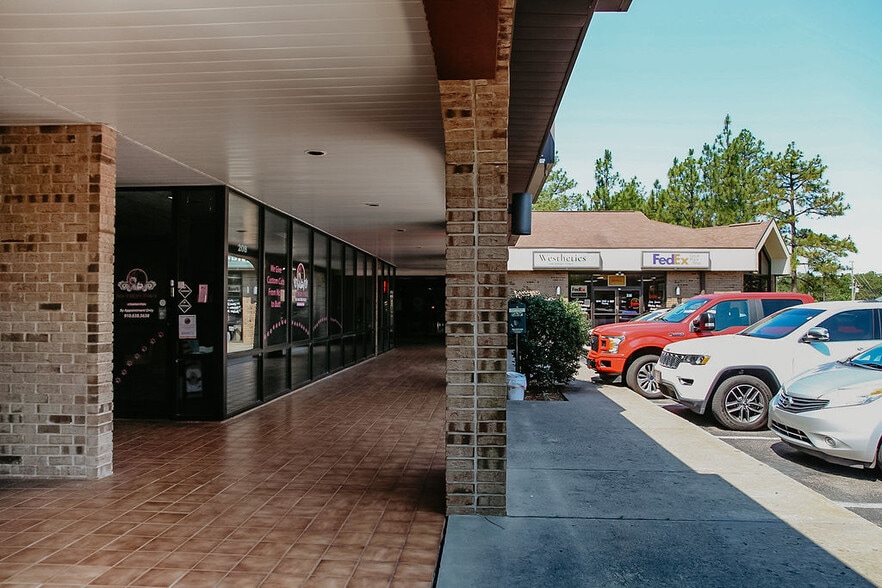 More Photos Of 206-216 Commerce Ave, Southern Pines Unknown For Lease